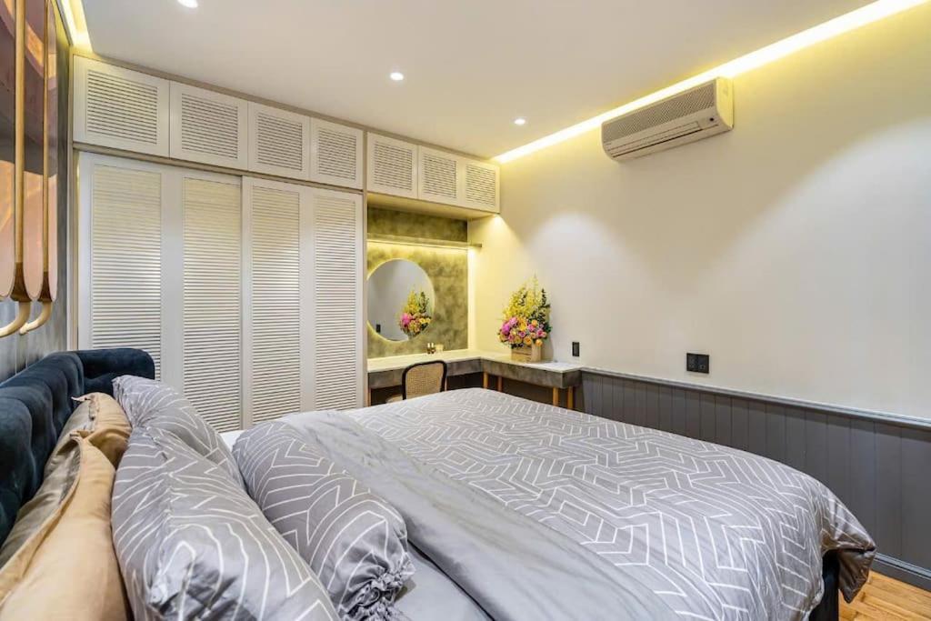 Classic Luxury & Swiming Rooftop Pool Căn hộ