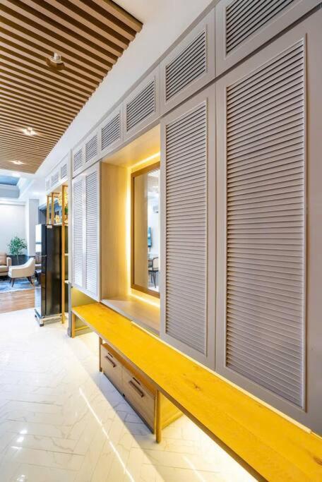 Classic Luxury & Swiming Rooftop Pool TP. Hồ Chí Minh