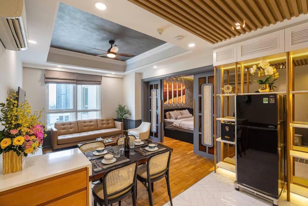 Classic Luxury & Swiming Rooftop Pool Căn hộ TP. Hồ Chí Minh