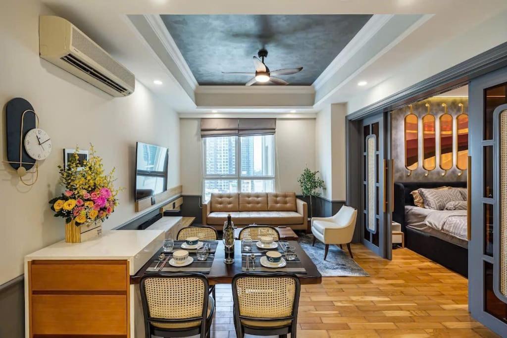 Classic Luxury & Swiming Rooftop Pool Apartment *
